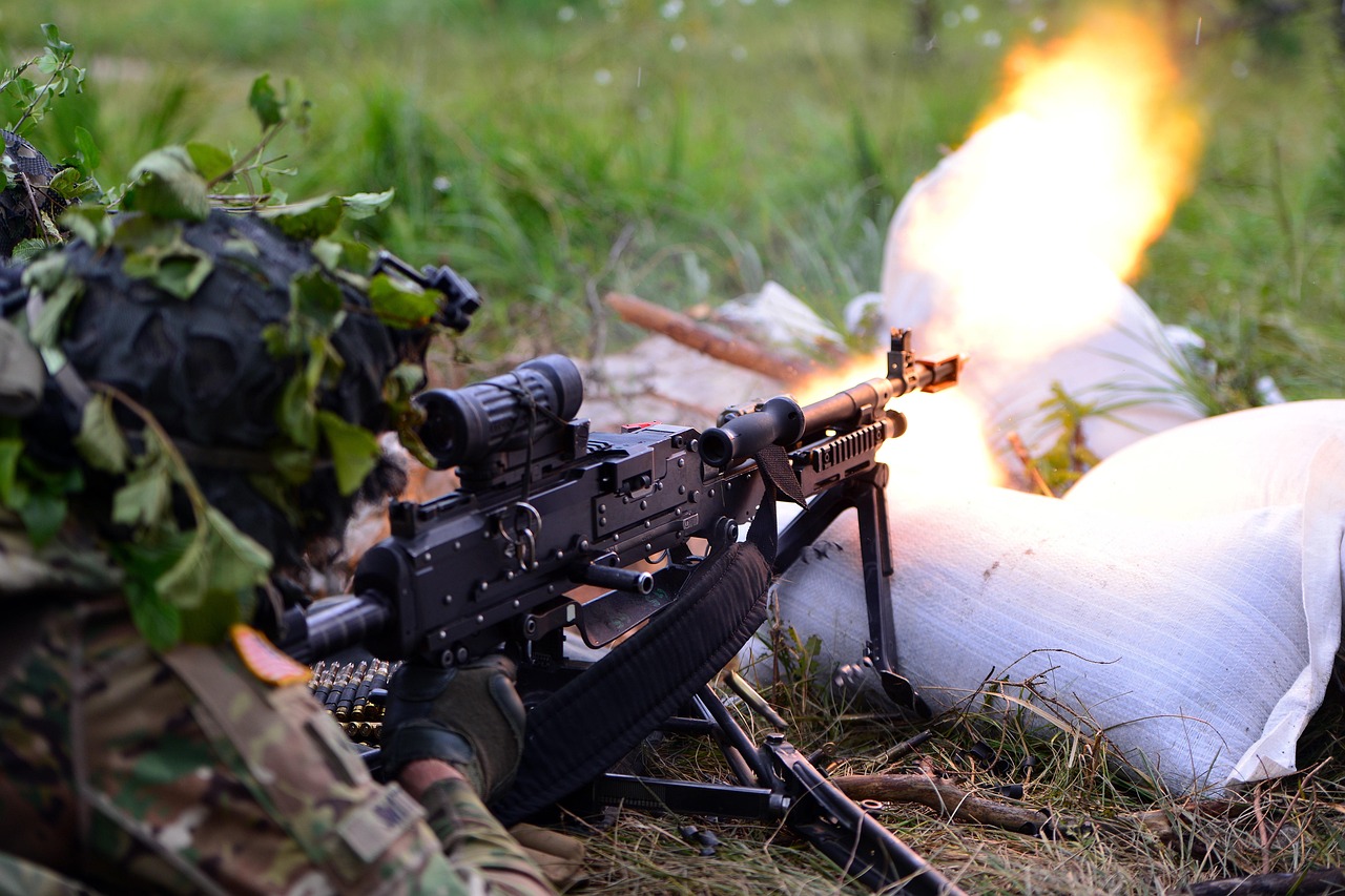 Us army paratrooper, exercise, live-fire — Get Ready to Play and Win Big - Sign Up for Fun888 Now!
